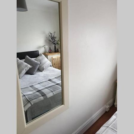 A Home Away From Home With A Big Welcome Erith Exteriör bild