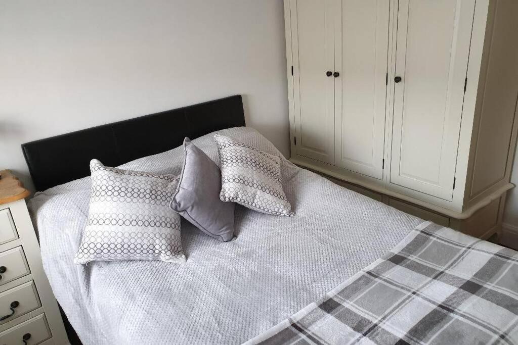 A Home Away From Home With A Big Welcome Erith Exteriör bild